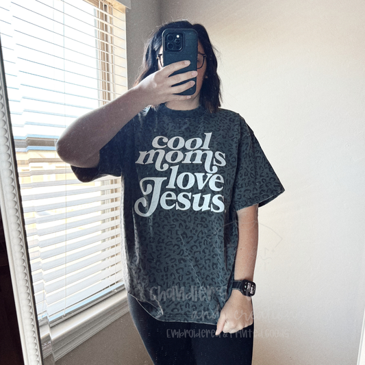 PRINTED COOL MOMS LOVE JESUS